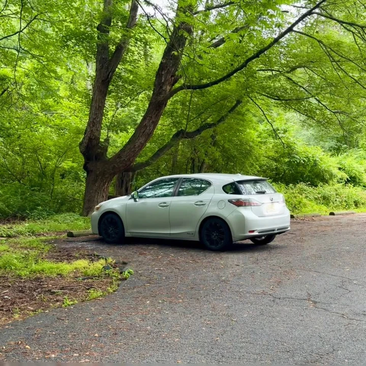 2012 Lexus CT - Image 2 of 10