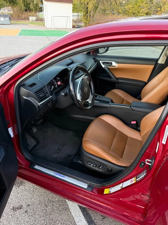 2012 Lexus CT - Image 13 of 19