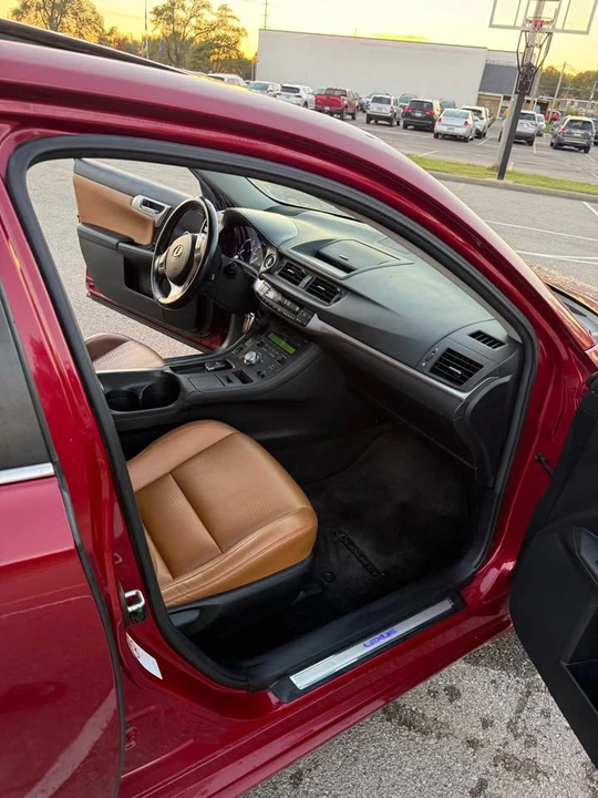 2012 Lexus CT - Image 15 of 19