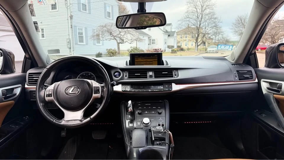 2012 Lexus CT - Image 6 of 12