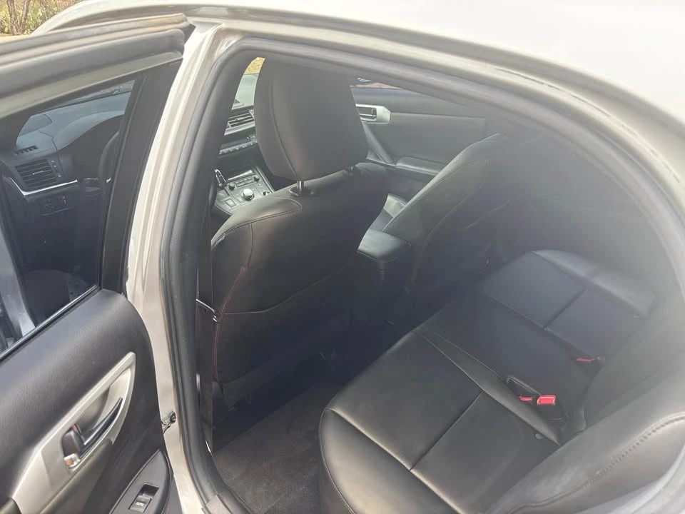 2012 Lexus CT - Image 11 of 14