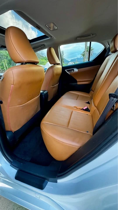 2012 Lexus CT - Image 11 of 14