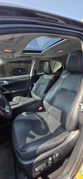 2012 Lexus CT - Image 11 of 20