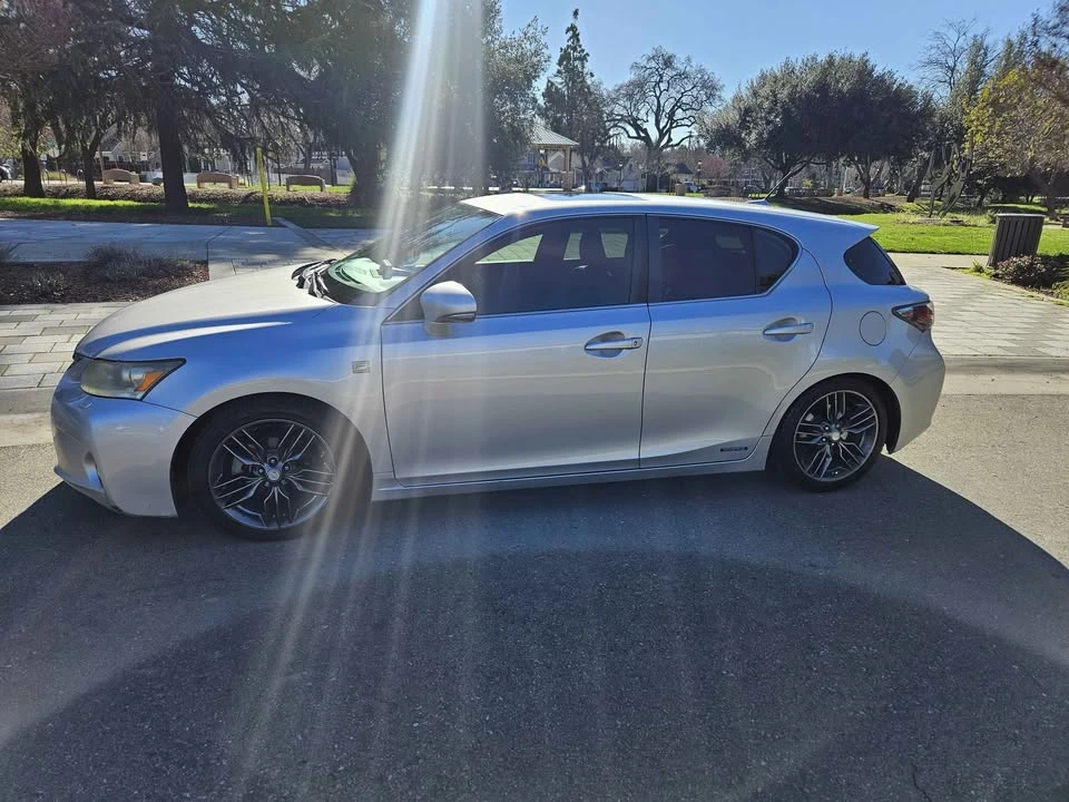 2012 Lexus CT - Image 3 of 11