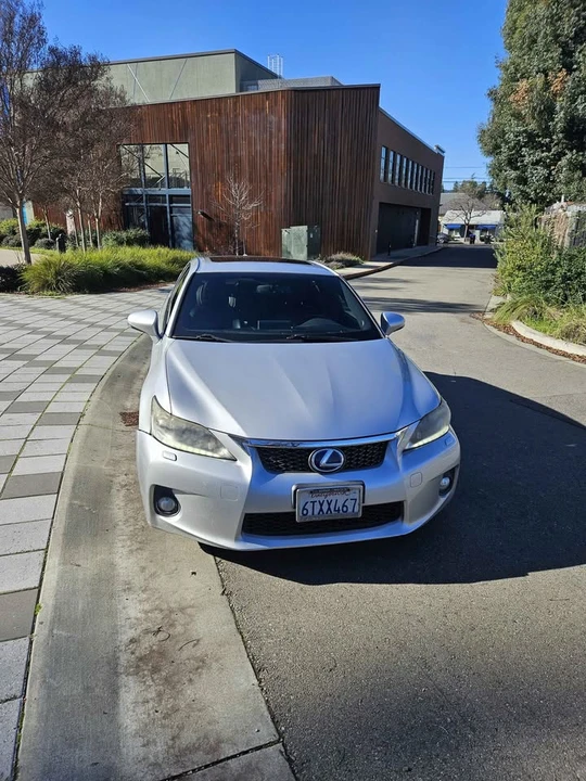 2012 Lexus CT - Image 2 of 11