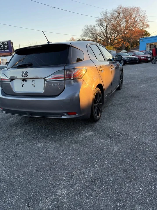 2012 Lexus CT - Image 2 of 10