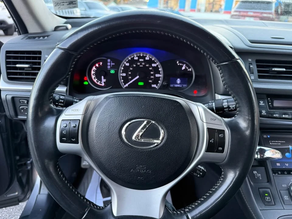 2012 Lexus CT - Image 6 of 10
