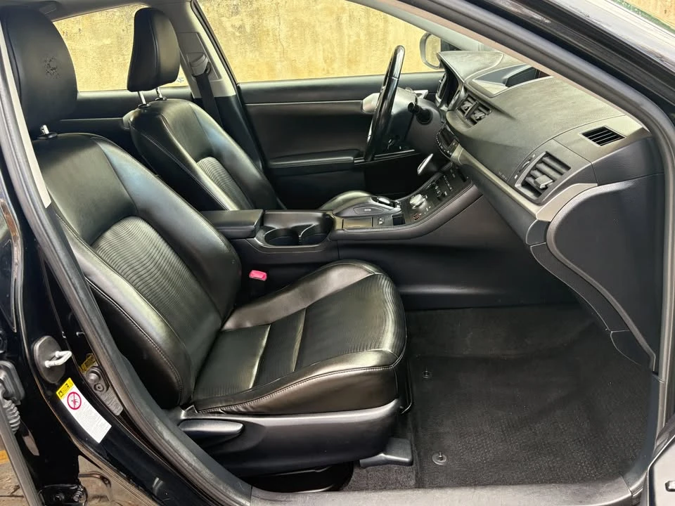 2012 Lexus CT - Image 13 of 20