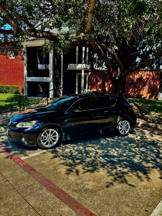 2012 Lexus CT - Image 2 of 8