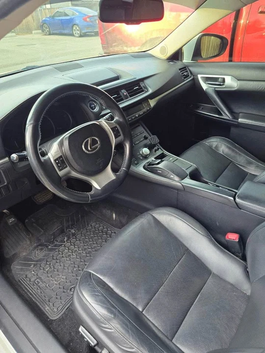 2012 Lexus CT - Image 3 of 5