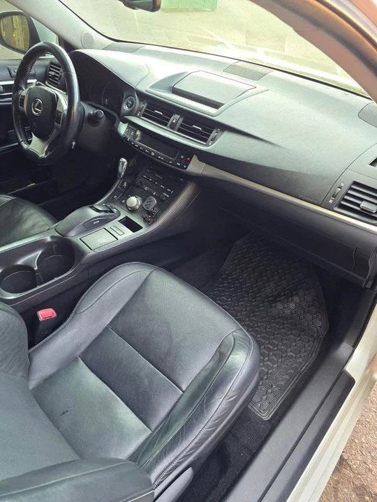 2012 Lexus CT - Image 5 of 5