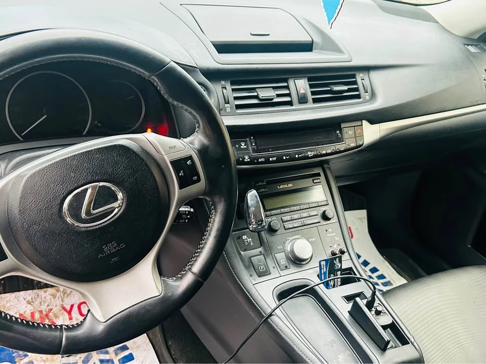2012 Lexus CT - Image 11 of 13