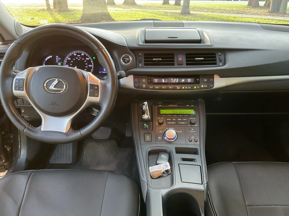 2012 Lexus CT - Image 14 of 21
