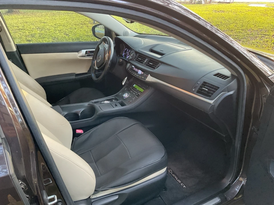 2012 Lexus CT - Image 12 of 21