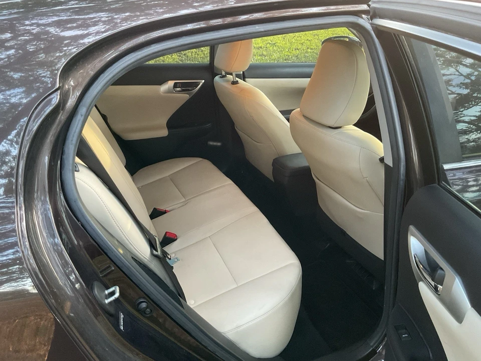 2012 Lexus CT - Image 11 of 21