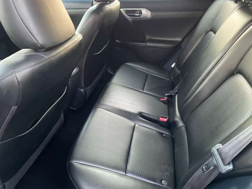 2012 Lexus CT - Image 9 of 17