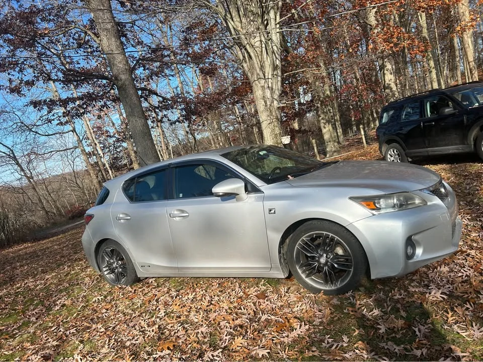 2012 Lexus CT - Image 2 of 8