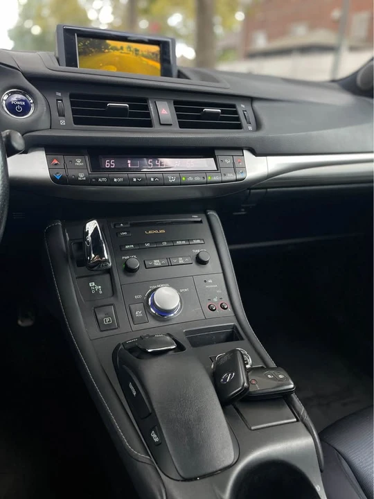2012 Lexus CT - Image 17 of 17