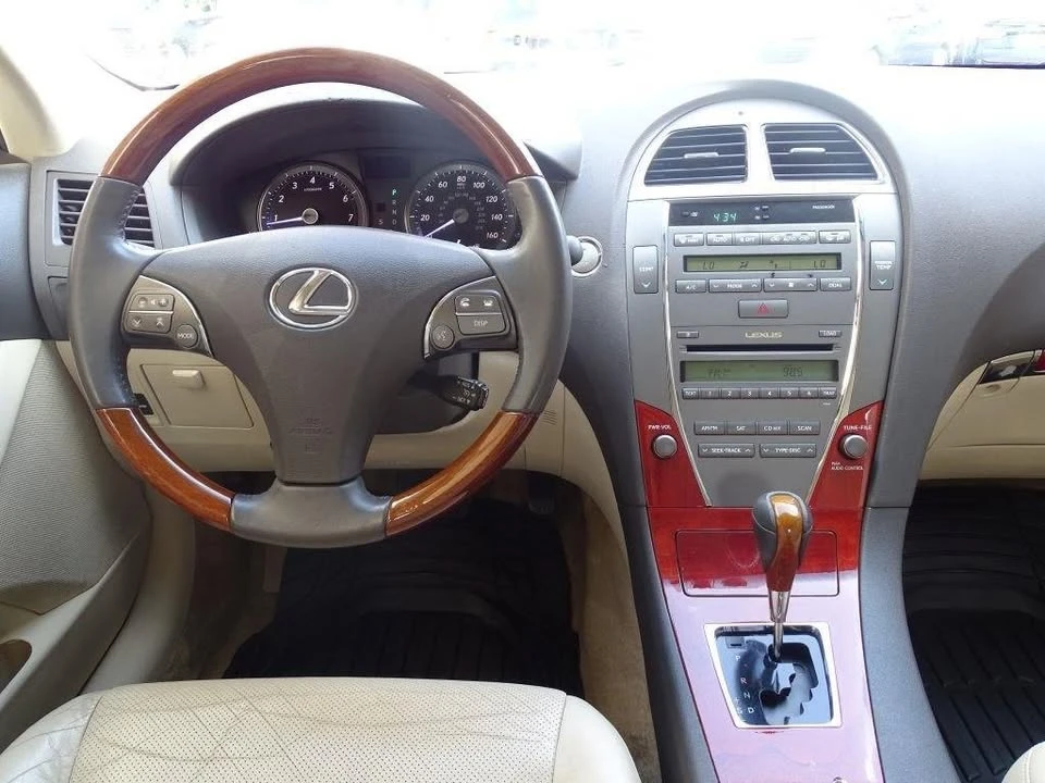 2012 Lexus ES 5th Gen - Image 13 of 20