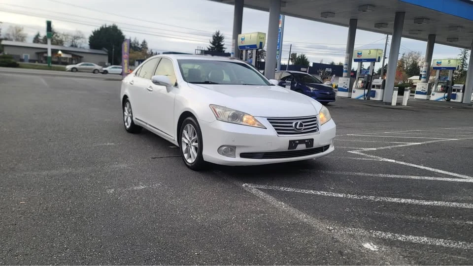 2012 Lexus ES 5th Gen - Image 2 of 14