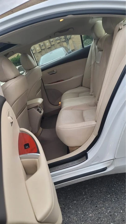 2012 Lexus ES 5th Gen - Image 11 of 14