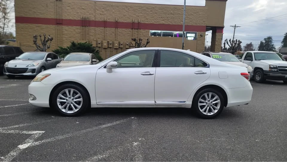 2012 Lexus ES 5th Gen - Image 7 of 14