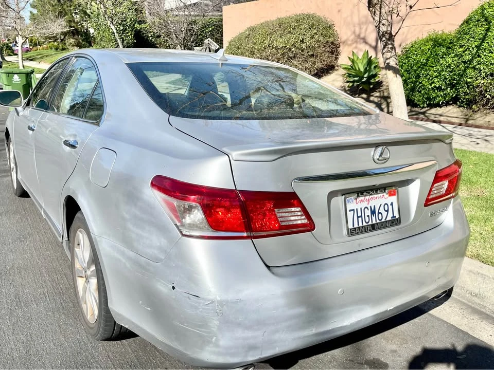 2012 Lexus ES 5th Gen - Image 5 of 16