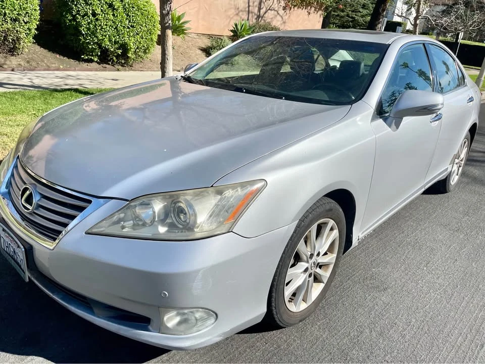 2012 Lexus ES 5th Gen - Image 2 of 16