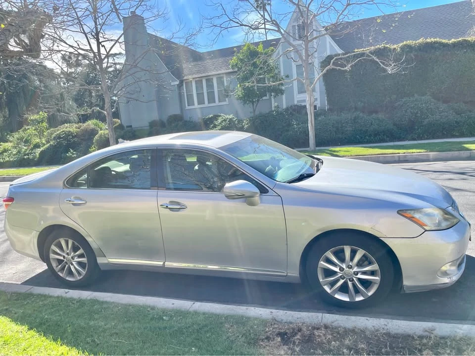 2012 Lexus ES 5th Gen - Image 15 of 16