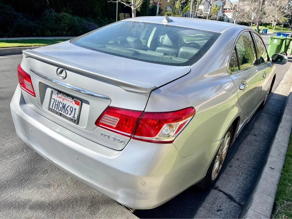 2012 Lexus ES 5th Gen - Image 6 of 16