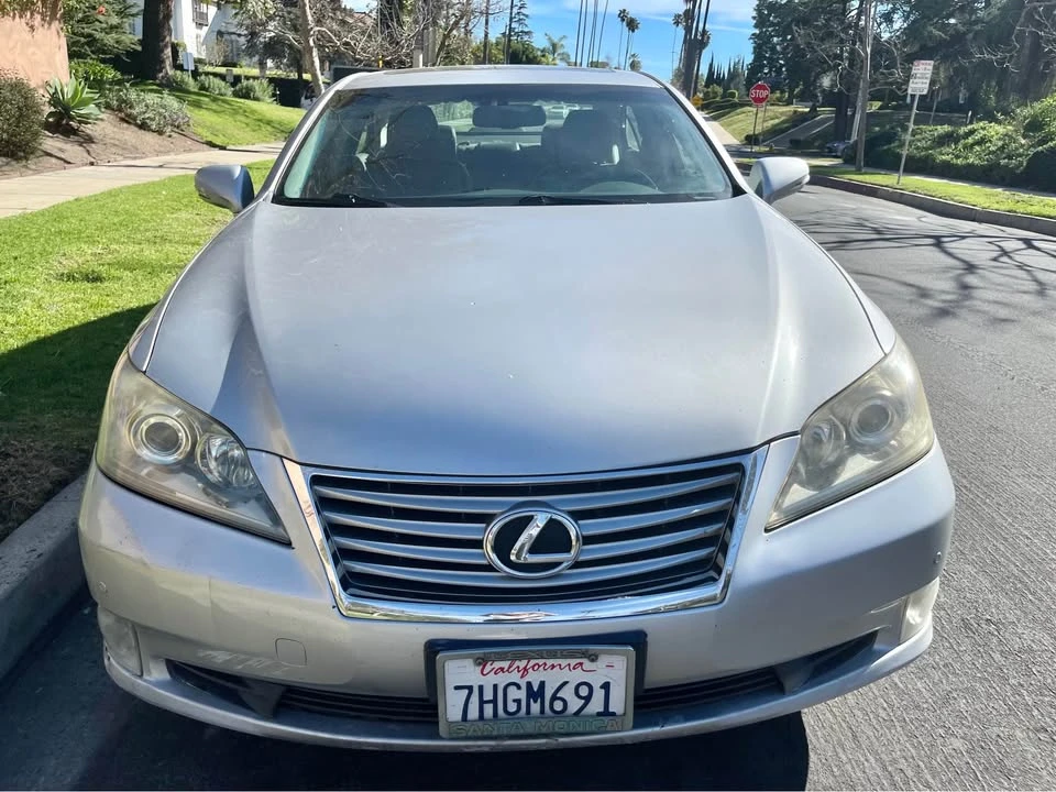 2012 Lexus ES 5th Gen - Image 8 of 16
