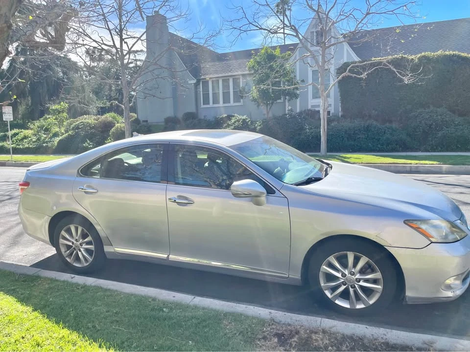 2012 Lexus ES 5th Gen - Image 4 of 16