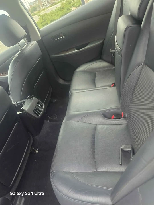 2012 Lexus ES 5th Gen - Image 12 of 14