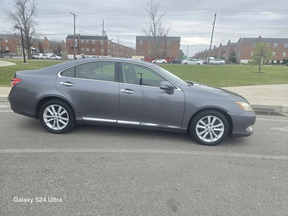 2012 Lexus ES 5th Gen - Image 2 of 14