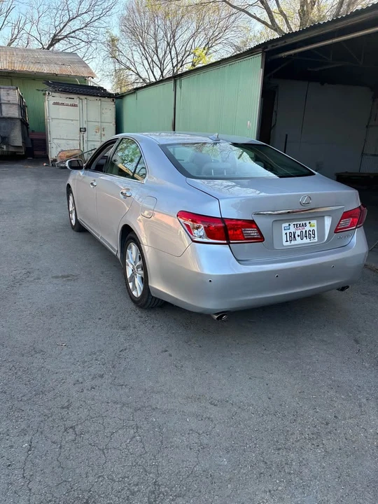 2012 Lexus ES 5th Gen - Image 11 of 17