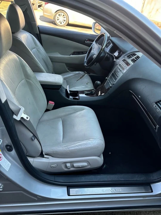 2012 Lexus ES 5th Gen - Image 16 of 17