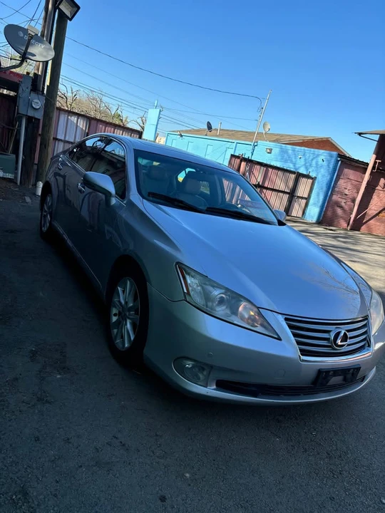 2012 Lexus ES 5th Gen - Image 5 of 17