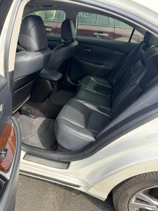2012 Lexus ES 5th Gen - Image 11 of 14