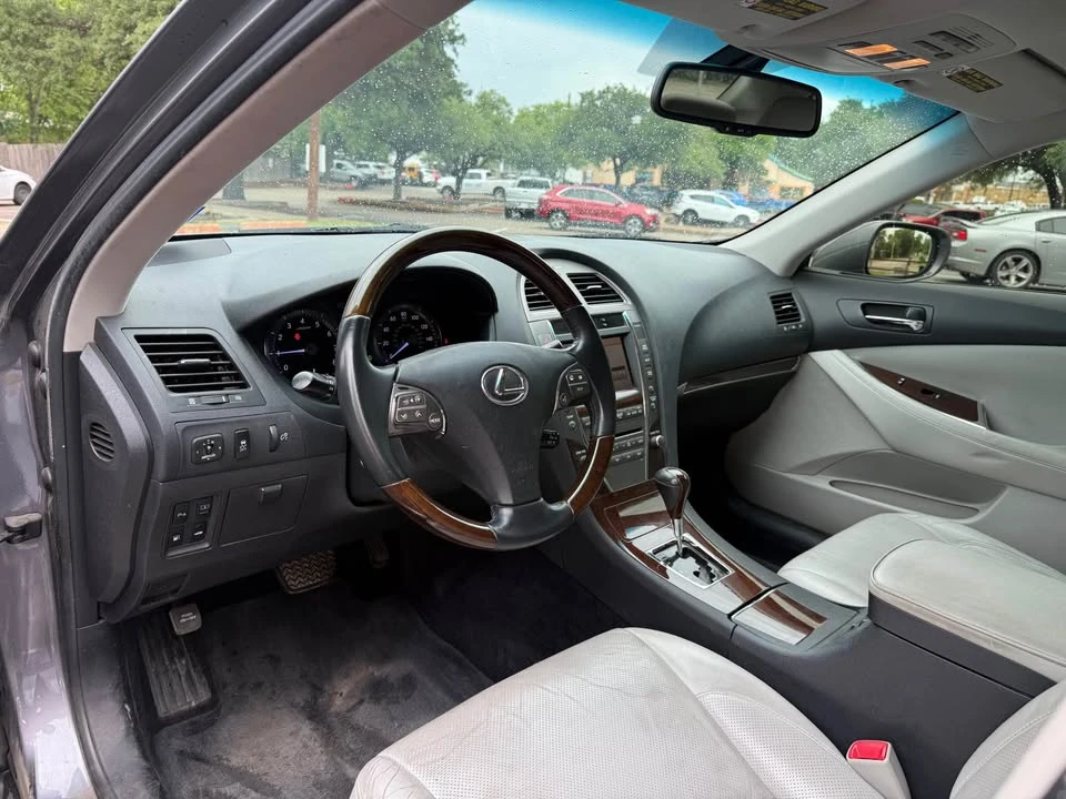 2012 Lexus ES 5th Gen - Image 10 of 19