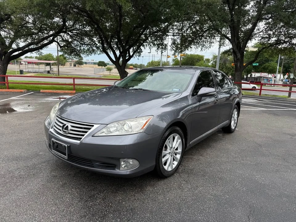 2012 Lexus ES 5th Gen - Image 3 of 19