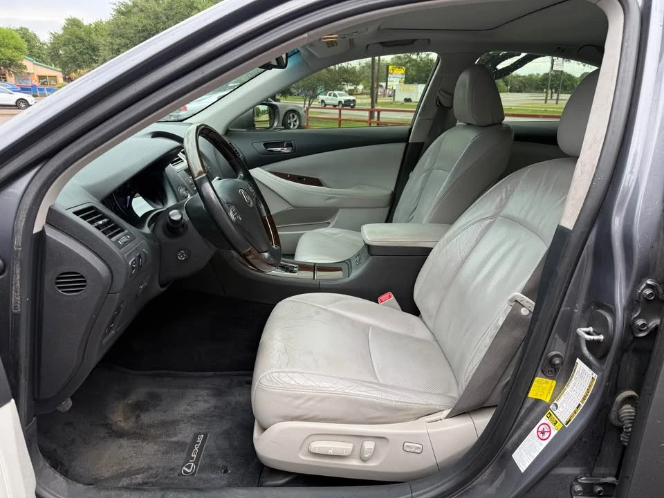 2012 Lexus ES 5th Gen - Image 9 of 19