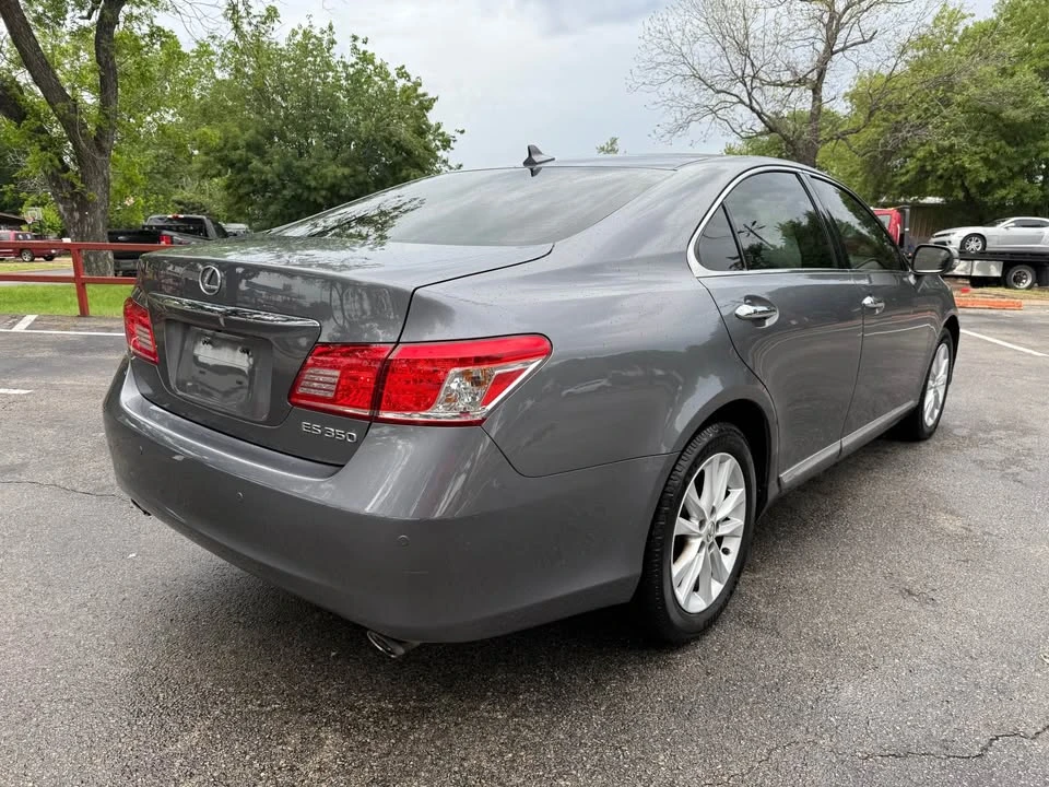 2012 Lexus ES 5th Gen - Image 7 of 19