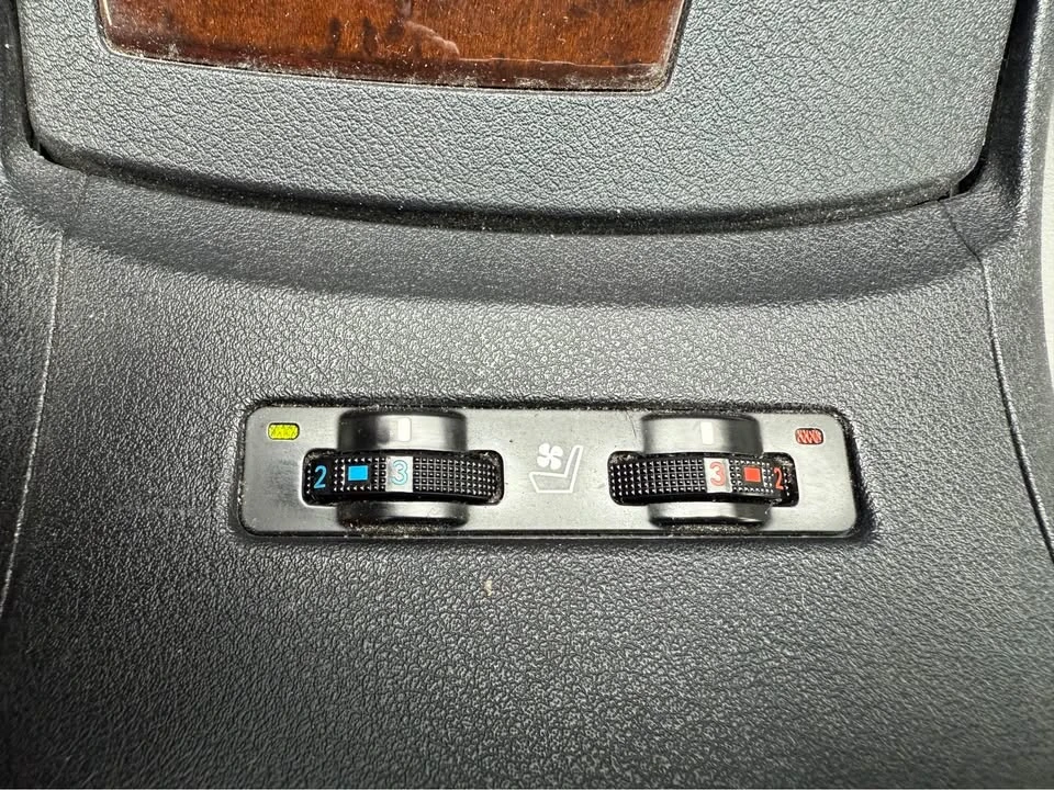 2012 Lexus ES 5th Gen - Image 15 of 19