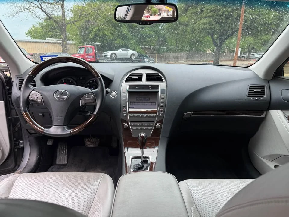 2012 Lexus ES 5th Gen - Image 12 of 19