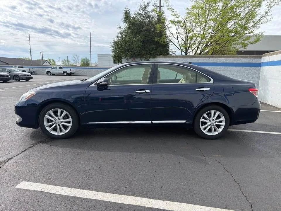 2012 Lexus ES 5th Gen - Image 5 of 9