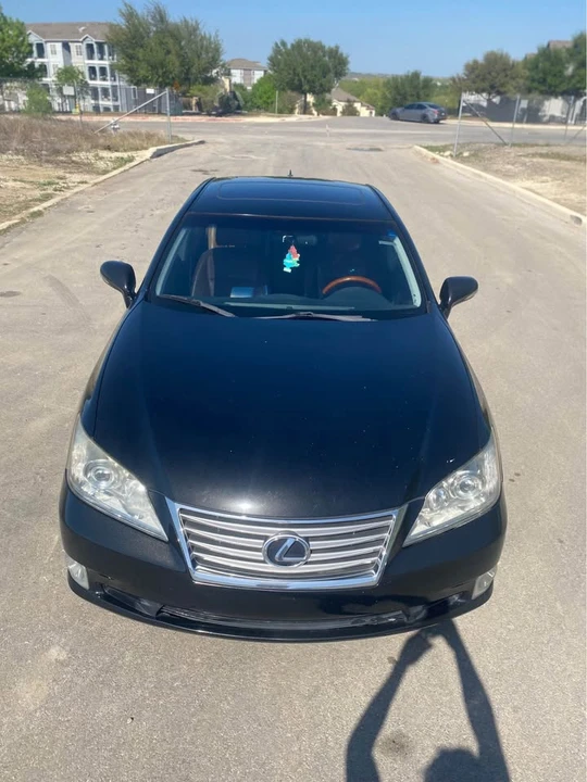 2012 Lexus ES 5th Gen - Image 9 of 18