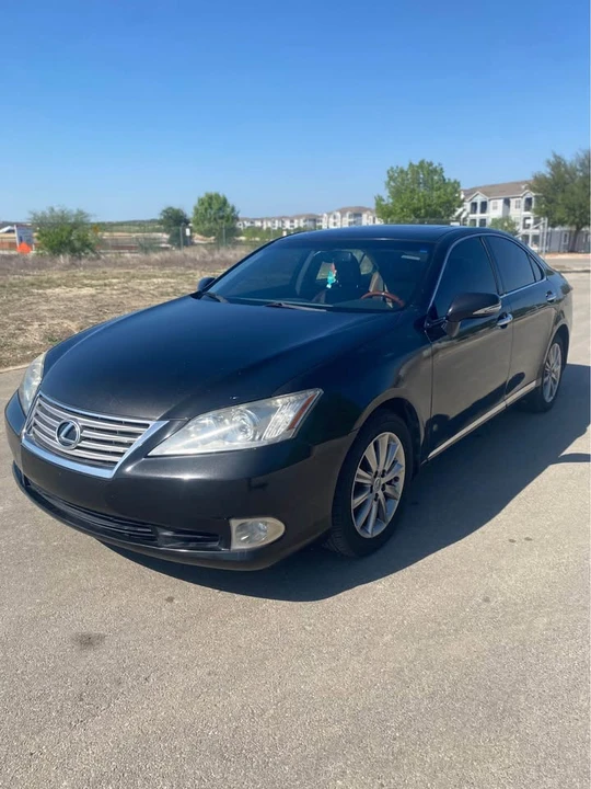2012 Lexus ES 5th Gen - Image 2 of 19
