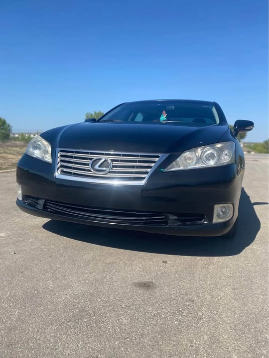 2012 Lexus ES 5th Gen - Image 9 of 19