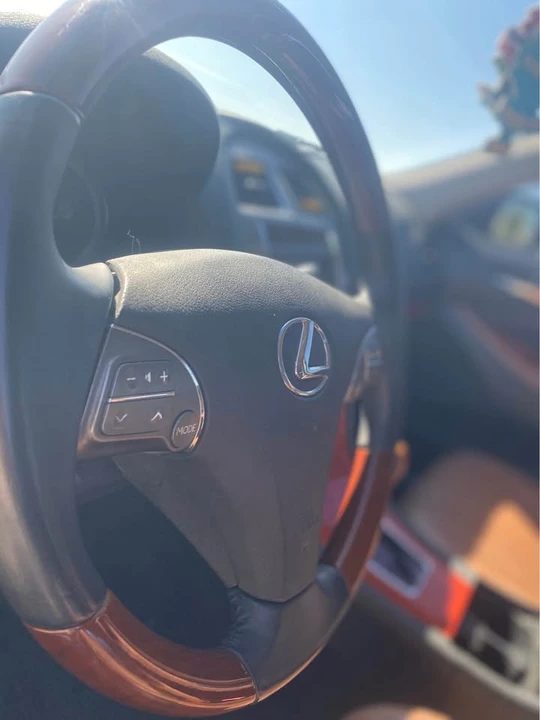 2012 Lexus ES 5th Gen - Image 11 of 18