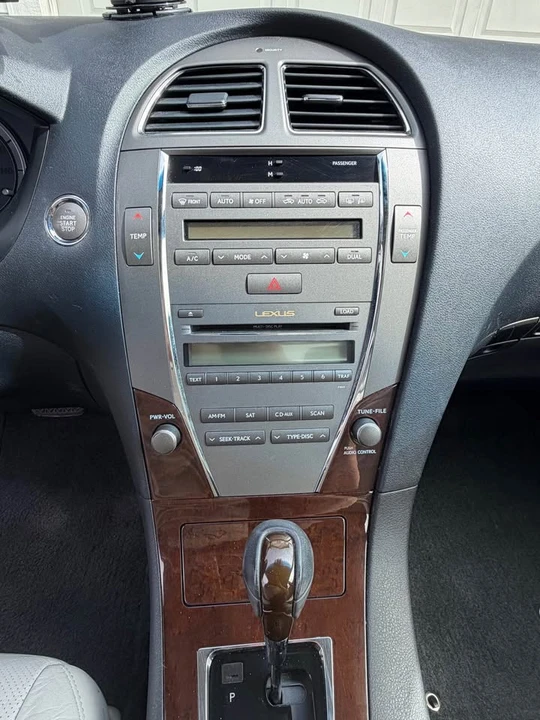 2012 Lexus GS 4th Gen - Image 11 of 19